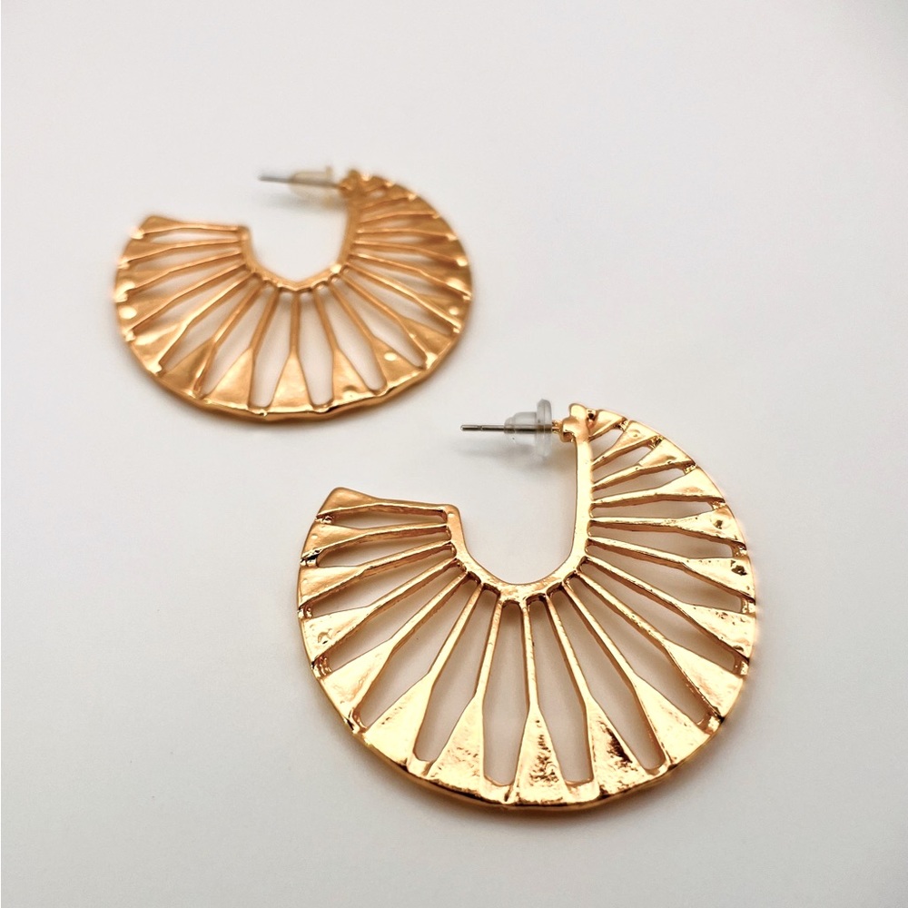 Free People ☀️Sunburst☀️ Hoop Earrings - Picture 2 of 7